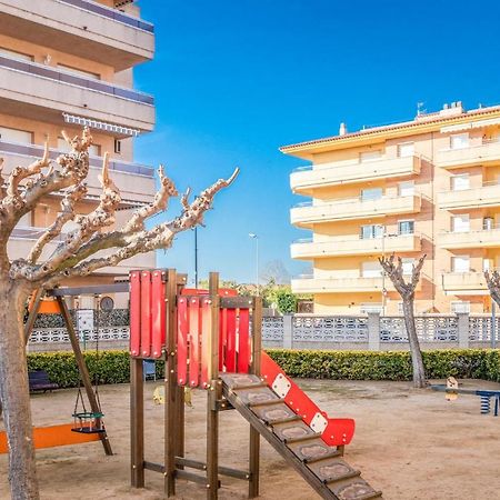Awesome Apartment In Blanes Ngoại thất bức ảnh