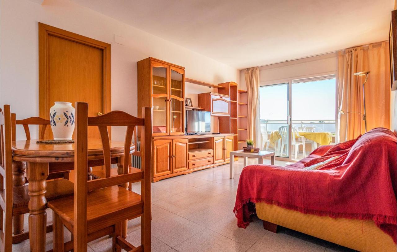 Awesome Apartment In Blanes Ngoại thất bức ảnh